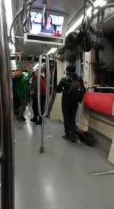 Tramvayi Lunaparka Çevirdiler, Demirlerin Üzerine Çikip Camlara Tirmandilar