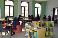 Denizli'de Okul Kütüphaneleri Kitaplarla Zenginlesti