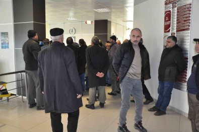 Kars'ta SGK Binasi'nda EYT Yogunlugu