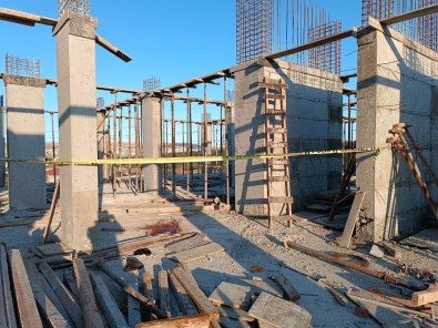 Kolondan Düsen Kalip Ustasi Öldü