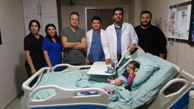 Doktorlarin Umudunu Kestigi Küçük Mira, Türkiye'de Sagligina Kavustu