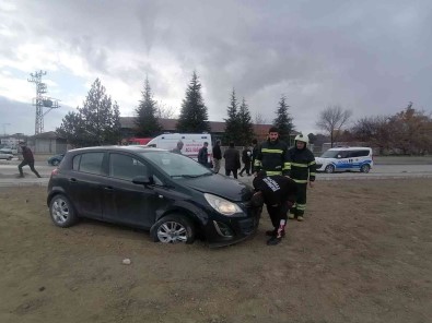 Erzincan'da Trafik Kazasi Açiklamasi 2 Yarali