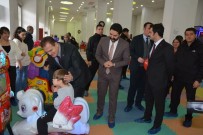 Vali Akbiyik, Çocuk Oyun Merkezini Ziyaret Etti