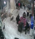 Kagithane'de Dehset Anlari Kamerada Açiklamasi Husumetlisinin Isyerini Silahla Böyle Basti