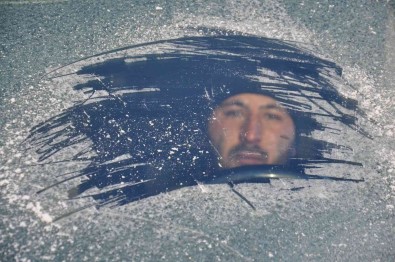 Kars Buz Kesti Açiklamasi Termometreler Eksi 15'I Gösterdi