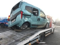 Hayvan Yüklü Kamyonet Ile Hafif Ticari Araç Çarpisti Açiklamasi 5 Yarali