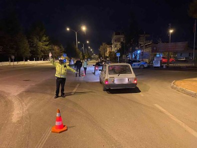 Antalya'da 7 Ilçede Es Zamanli 'Umuma Açik Yer Denetimi Ve Yol Uygulamasi'