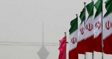 İran'da başörtüsü zorunluluğunu denetleyen 'ahlak polisi' birimi kaldırıldı