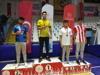 Manisa'da Genç Bilekler Il Birinciligi Için Yaristi