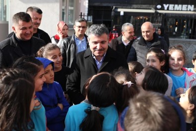 Vali Atay, Okullarin Açildigi Ilk Gün Çocuklari Yalniz Birakmadi