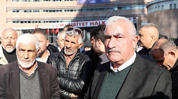 Ankara'da özel halk otobüsü şoförleri CHP Genel Merkezi önünde toplandı: Verilen sözler tutulsun