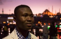 Belçikalı profesör Tinder'da tanıştığı Afrikalı öğrenciye 7,5 milyon kaptırdı! Çocuk Türkiye'de çıktı