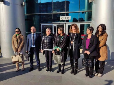 Eski Avukat Es Ve Kavgayi Ayirmak Isteyen Sahsin Silahla Yaralanmasi Olayi