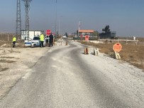 Konya'da Türk Yildizlari'na Ait Uçak Düstü, Pilot Atlayarak Kurtuldu