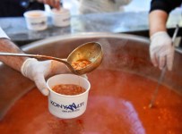 Konyaalti'da Geleneksel Fasulye Senligi Basliyor