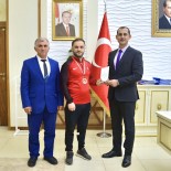 Türkiye Sampiyonu Güresçiye Hediye