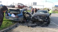 Iki Otomobil Çarpisti Açiklamasi 5 Yarali