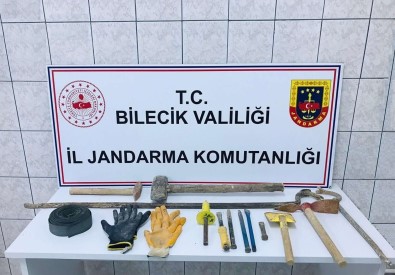 Izinsiz Kazi Yapan 5 Sahis Yakalandi