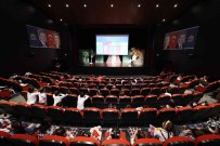 'Küsmesin Yildizlar' Tiyatro Oyunu 12 Yilda 300 Bin Çocuga Ulasti