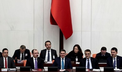 Enerji ve Tabii Kaynaklar Bakanı Fatih Dönmez: 4 milyon haneye 3 milyar TL yardım yapılacak