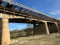 Gönen'de Köprü Tadilati Devam Ediyor