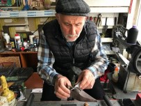 Yok Olmaya Yüz Tutan Meslegi Yarim Asri Geçkin Süredir Yapiyor