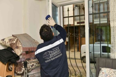 Esenyurt'ta Engelli Ve 65 Yas Üzeri Vatandaslar 'Evde Temizlik' Hizmetinden Memnun