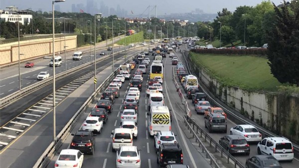 Megakentin trafik çilesi! Trafik yoğunluğunun en çok olduğu şehirler arasında!