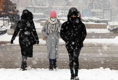 7 Yil Sonra Bir Ilk, Kayseri'de Son 7 Yilin En Yüksek Kar Kalinligi Ölçüldü