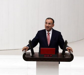 Adalet Bakanı Bekir Bozdağ TBMM'de yemin etti