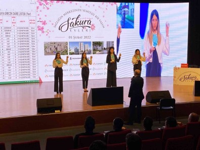 Basaksehir Kayapark Sakura Evleri'nde Ilk Hak Sahipleri Belirlendi
