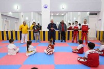 Baskan Aygün, Spor Merkezindeki Antrenmanlari Izledi