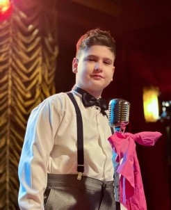 Dehamcan Biçen, Sesiyle Mest Ediyor Açiklamasi 4 Ayda 2 Klip Çekti