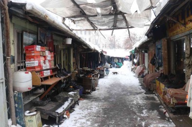 Hirsizlarin Yeni Adresi 'Tellal Pazari'