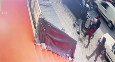 Kavga Ayirmak Isteyen Agabeyi Ile Kardesi Biçakladilar