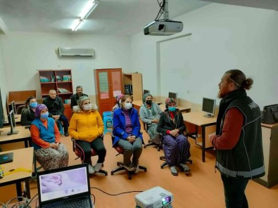 Mersin'de 'En Iyi Narkotik Polisi Anne' Egitimi Verildi