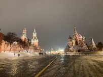 Moskova'da Kar Yagisi Kizil Meydan'da Kartpostallik Görüntüler Olusturdu