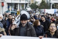 Yunanistan bir kez daha karıştı! Sağlık çalışanları sokaklara döküldü