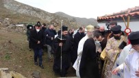 Yunanistan Disisleri Bakan Yardimcisi Katsaniotis Gökçeada'da Aziz Trifonos Kilisesi'nde Düzenlenen Ayine Katildi Haberi