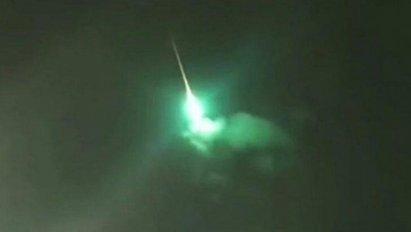 İstanbul'da semalarında görülen meteor sosyal medyanın gündemine oturdu