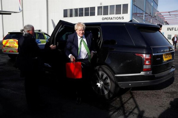 Boris Johnson'ın Ukrayna ziyareti öncesi dikkat çeken çanta detayı!