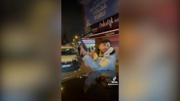 Kıvanç Tatlıtuğ'dan alkışlanacak hareket!