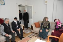 Baskan Çelik Yarim Asir Ayni Yastiga Bas Koyan Çiftleri Ziyaret Etti