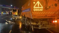 Beyoglu'nda Makas Atan Otomobil Yol Temizleme Aracina Çarpti Açiklamasi 2 Yarali