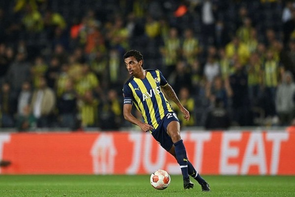 İsmail Kartal Ali Koç'a listeyi verdi! Fenerbahçe'de 8 oyuncuyla yollar ayrılıyor