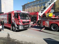 Esenyurt'ta Tadilat Sirasinda Çikan Yangin Panige Neden Oldu