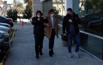 Genç Kadinin Bavulundan 5 Tabanca Çikti