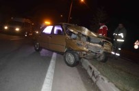 Tavsanli'da Elektrik Diregine Çarpan Sürücü Yaralandi