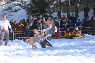 Pehlivanlar Bu Kez Beyaz Minderde Kozlarini Paylasti