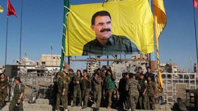 Sincar’da asılan PKK elebaşı Öcalan posterine Iraklı komutandan sert tepki: 'Bu meydana gömerim'